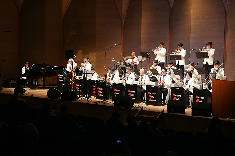 >「ミツバミュージックレンジャー」による演奏